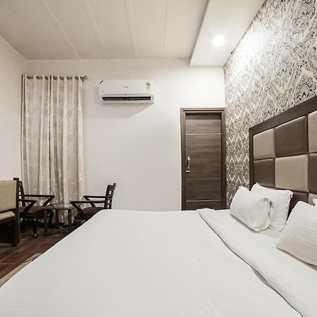 Townhouse Hollywood Heights Ξενοδοχείο Αμριτσάρ Εξωτερικό φωτογραφία