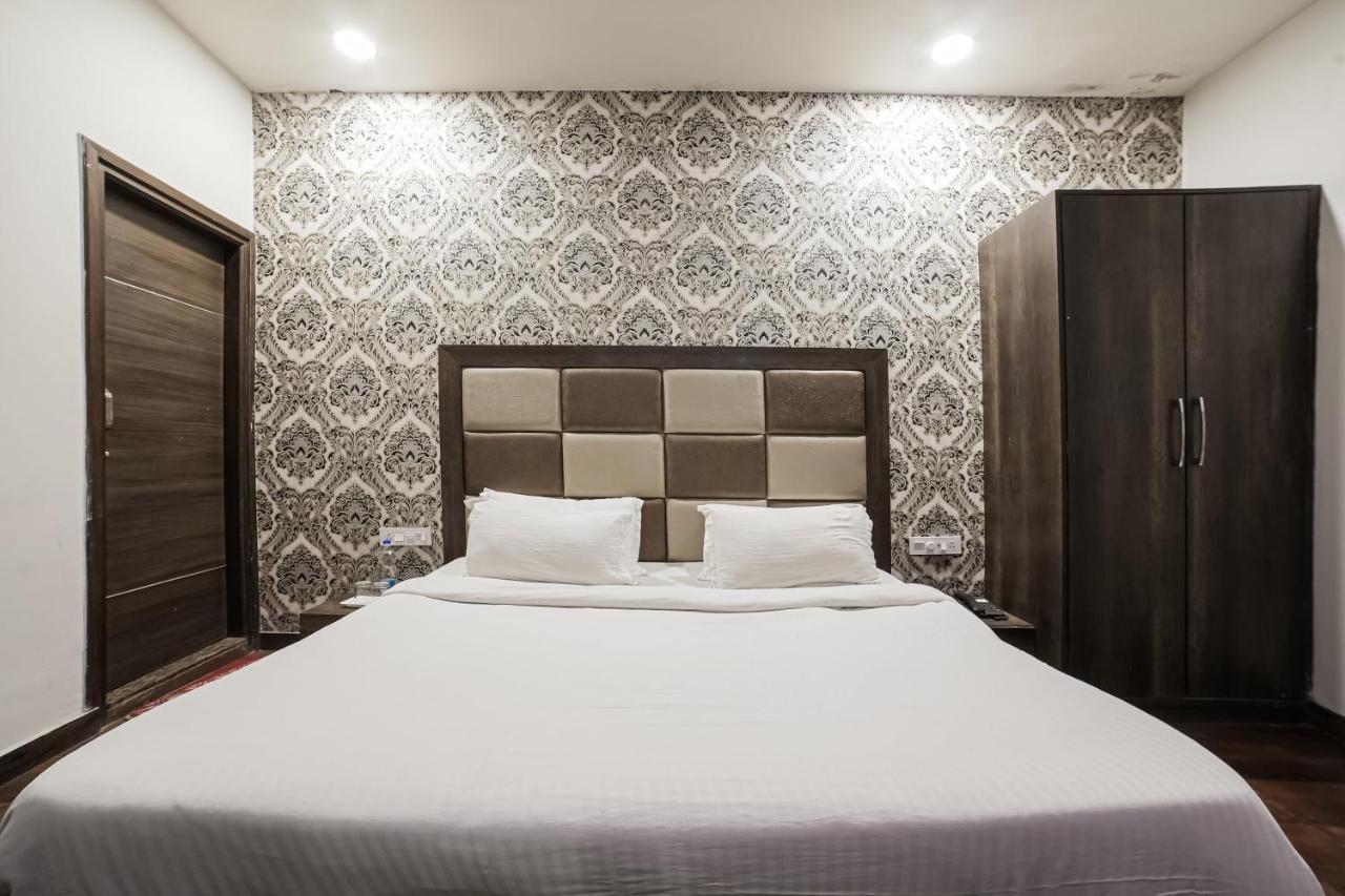 Townhouse Hollywood Heights Ξενοδοχείο Αμριτσάρ Εξωτερικό φωτογραφία