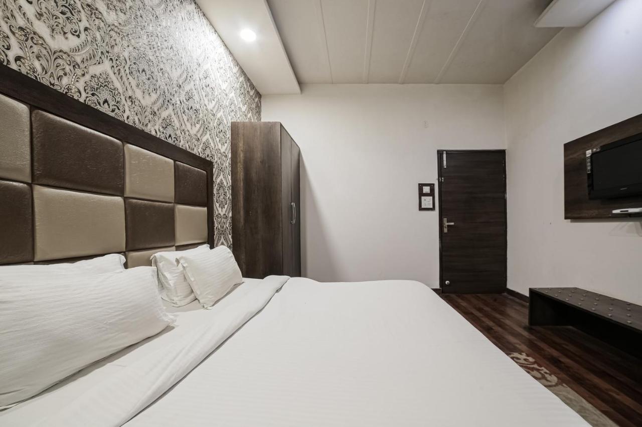 Townhouse Hollywood Heights Ξενοδοχείο Αμριτσάρ Εξωτερικό φωτογραφία