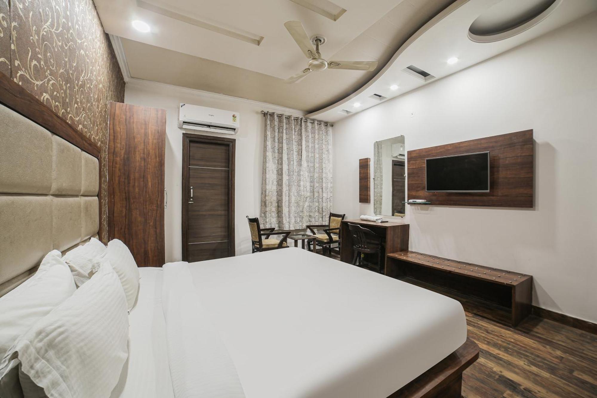Townhouse Hollywood Heights Ξενοδοχείο Αμριτσάρ Εξωτερικό φωτογραφία