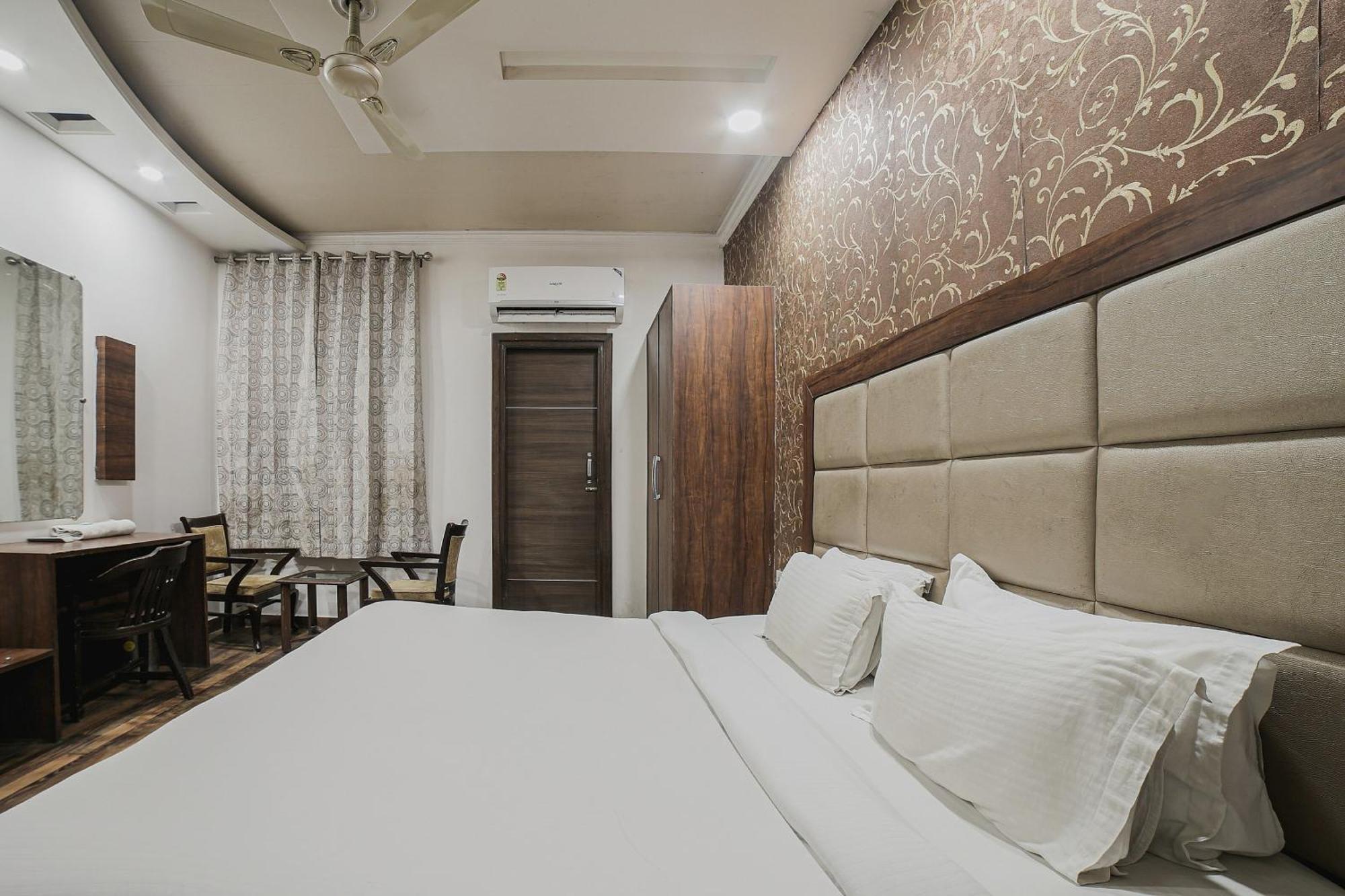 Townhouse Hollywood Heights Ξενοδοχείο Αμριτσάρ Εξωτερικό φωτογραφία