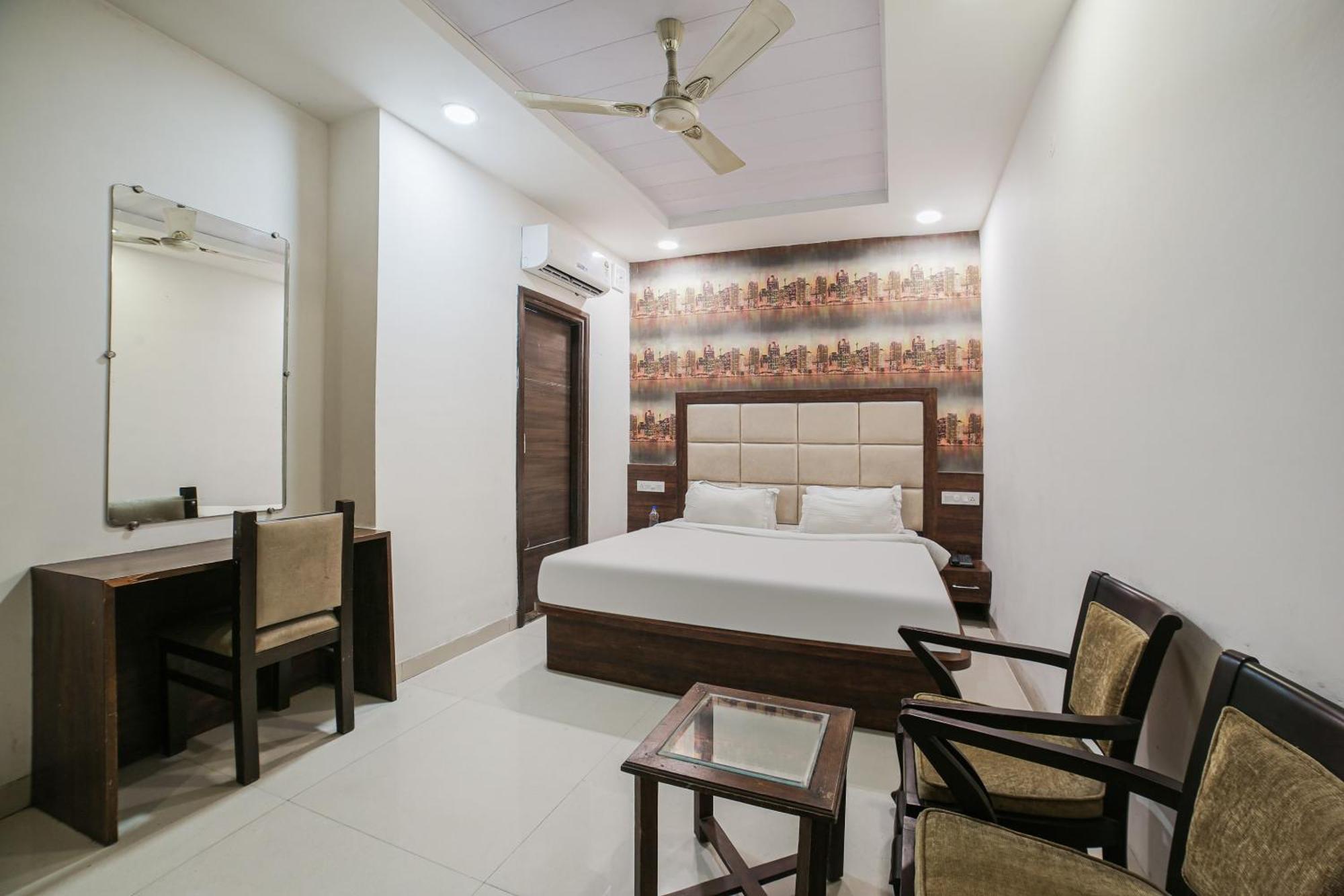 Townhouse Hollywood Heights Ξενοδοχείο Αμριτσάρ Εξωτερικό φωτογραφία