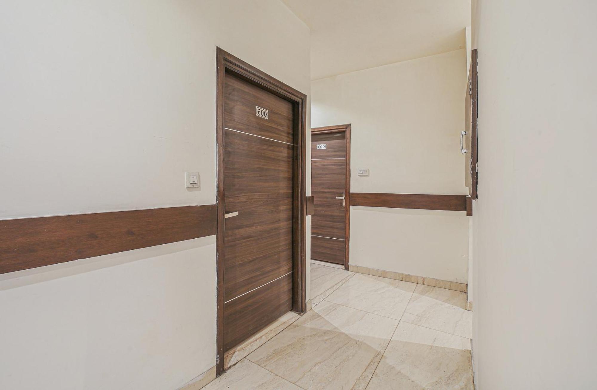 Townhouse Hollywood Heights Ξενοδοχείο Αμριτσάρ Εξωτερικό φωτογραφία
